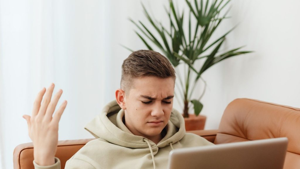 Why Does My Laptop Keep Freezing? 9 Fixes Why Does My Laptop Keep Freezing? 9 Fixes